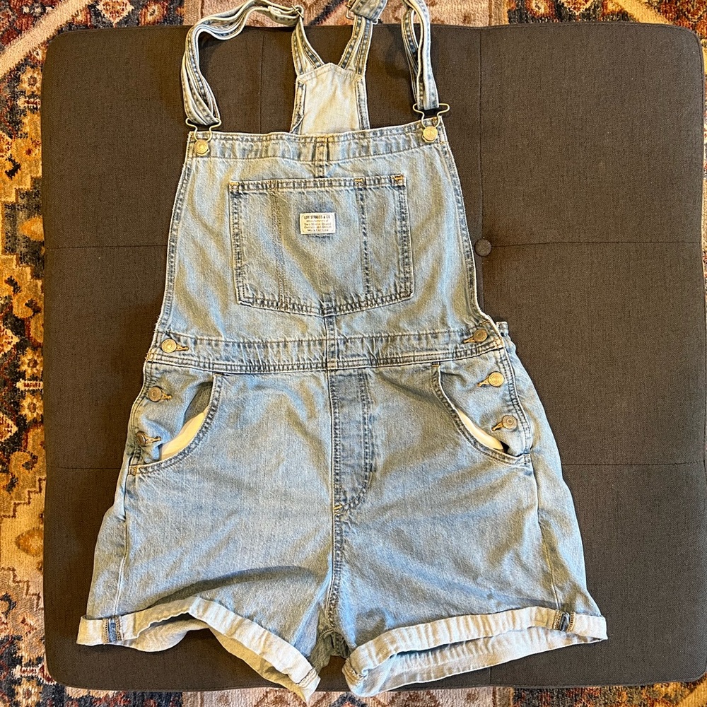 Levi Shortalls Size Large